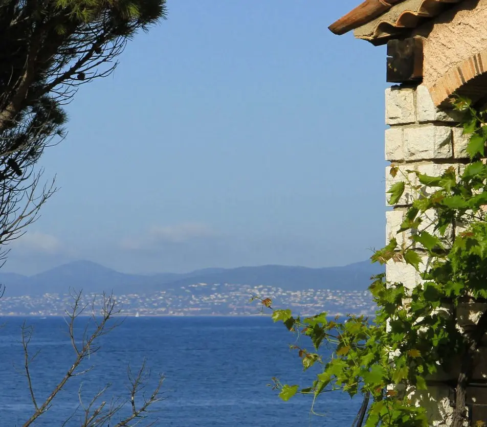 Vue de la villa Rouquettane à Saint-Raphaël par Peloola photographie